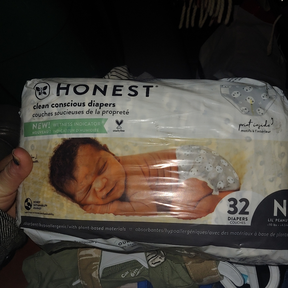 Diapers newborn 32in pack and xs 3packs